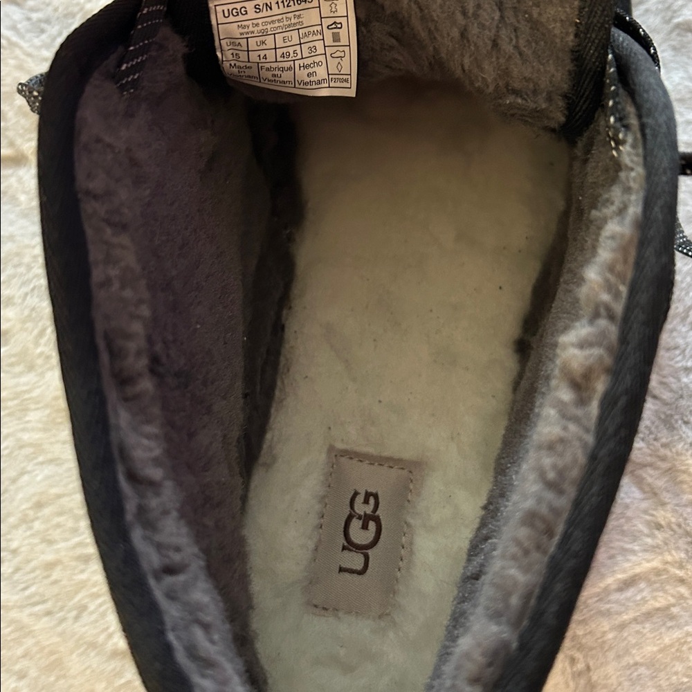 Men’s UGG Boots - Picture 5 of 5